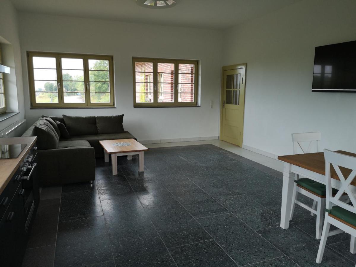 Bahnhof Hohen Mistorf Apartment ภายนอก รูปภาพ