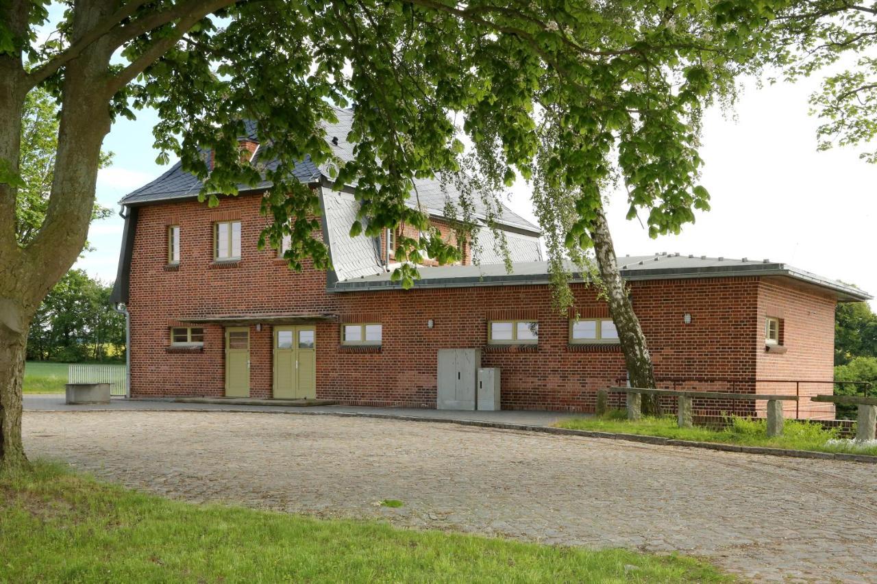 Bahnhof Hohen Mistorf Apartment ภายนอก รูปภาพ