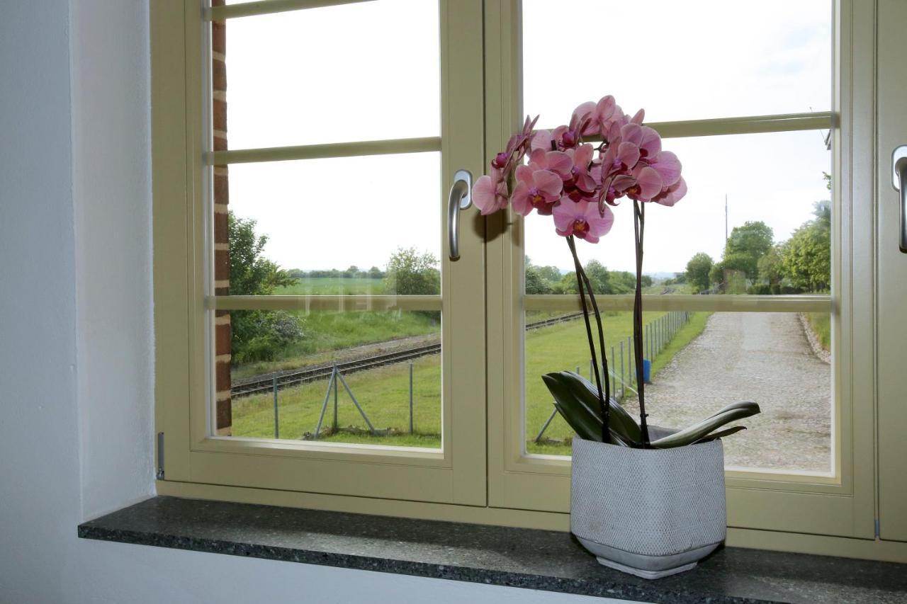 Bahnhof Hohen Mistorf Apartment ภายนอก รูปภาพ